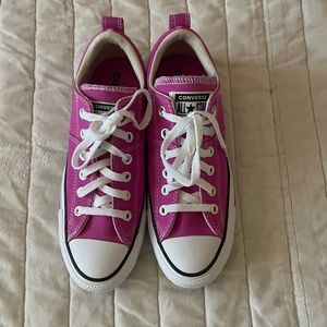 pink converse never been worn